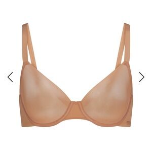 SKIMS no show molded unlined Demi bra